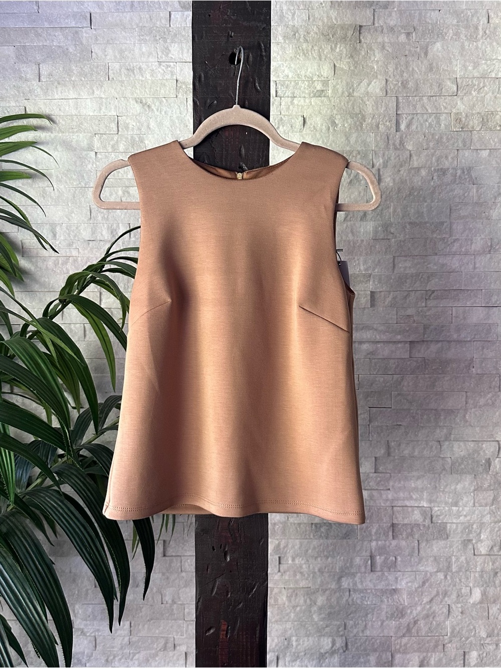 Willa Story Designer Sleeveless Womens Top in Camel Tan Size XS New with Tags